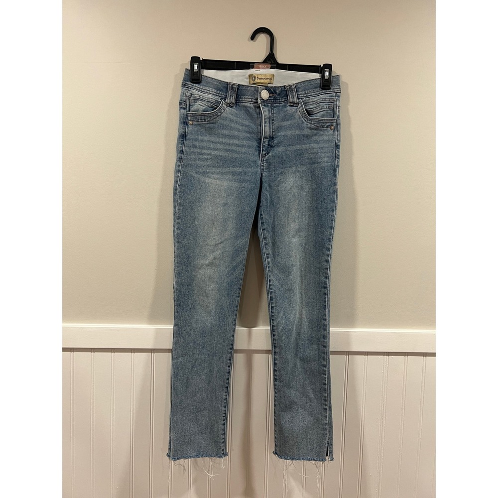 Democracy Straight Leg Jean Light Wash Raw Hem Casual Women Size 8